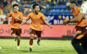 V&ograve;ng 18 V-League: C&ocirc;ng an H&agrave; Nội rơi điểm, PVF-CAND tho&aacute;t ch&oacute;t bảng - Ảnh 6.