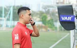 V-League v&agrave; những gam m&agrave;u đối lập (*): Trọng t&agrave;i - Kh&ocirc;ng thể m&atilde;i l&agrave; "điểm nghẽn" của giải đấu - Ảnh 2.
