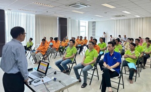 VWS tăng cường kiến thức phòng bệnh mùa nắng nóng cho người lao động - Ảnh 3.