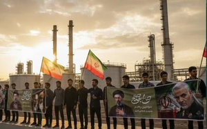 &Ocirc;ng Donald Trump th&ocirc;ng b&aacute;o "tạm ngưng n&eacute;m bom", Iran tuy&ecirc;n bố "chiến thắng"  - Ảnh 2.