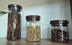 Gi&aacute; c&agrave; ph&ecirc; h&ocirc;m nay 21-6: Nội địa đi l&ugrave;i, Robusta v&agrave; Arabica vẫn ở mức cao - Ảnh 1.