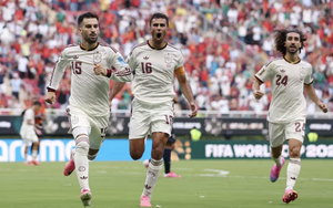 World Cup kh&ocirc;ng c&oacute; v&eacute; cho h&agrave;o quang cũ - Ảnh 2.