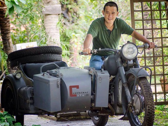 Anh Nguyễn Trường Giang, chủ nhân quán Cafe Container, đồng thời là một nhiếp ảnh gia và có niềm đam mê xe cộ