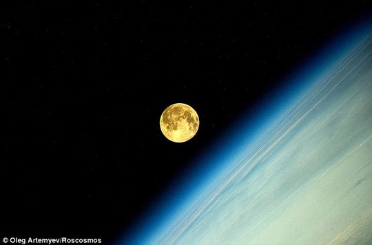 Hình ảnh mặt trăng nhìn từ không gian của phi hành gia người Nga