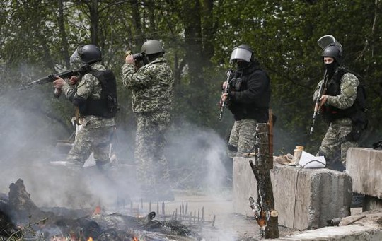 Binh lính Ukraine tại khu vực miền Đông. Ảnh: Reuters Binh lính Ukraine tại khu vực miền Đông. Ảnh: Reuters