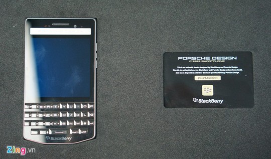 BlackBerry Porsche Design giá 66 triệu đồng về Việt Nam