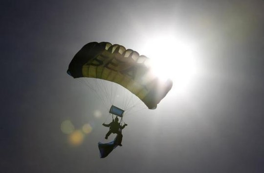 Một lính SEAL tham gia tập trận tại Florida. Ảnh: Reuters