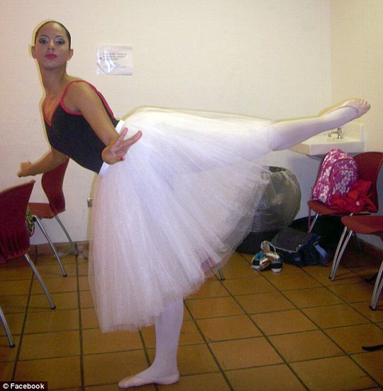 Cô được đào tạo múa ballet