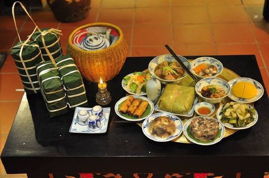 Muôn kiểu ăn Tết của sao Việt