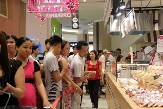 Các cửa hàng bán đồ ăn sẵn là nơi thu hút được rất nhiều khách hàng nhất