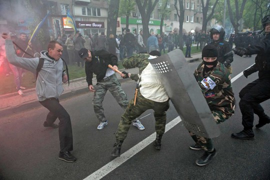 Tình hình hỗn loạn tại Donetsk gia tăng. Ảnh: Reuters