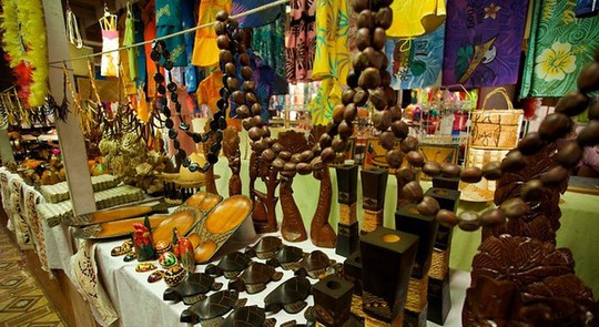 Khu chợ Apia- nơi người dân mang những sản vật và sản phẩm thủ công của mình bày bán
