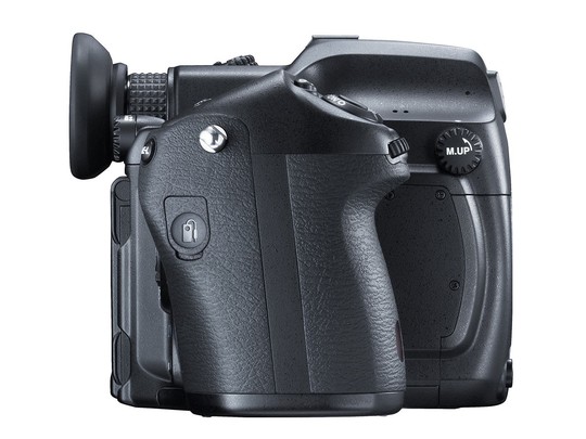 Pentax 645Z, cảm biến medium 51 "chấm", ISO 204.800
