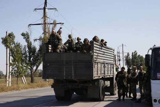 Đụng độ ác liệt ở Đông Ukraine trước thời điểm ngừng bắn