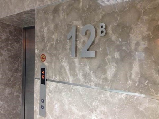 Dù được đánh số là 12B nhưng bản chất vẫn là tầng 13, theo nhiều ý kiến thì mua căn hộ tầng này không ảnh hưởng gì đến sức khỏe hay tiền tài.