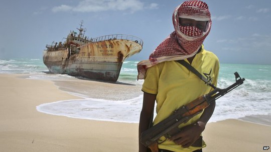 Pháp phài bồi thường cho 9 cướp biển Somali vì “giam giữ quá lâu”