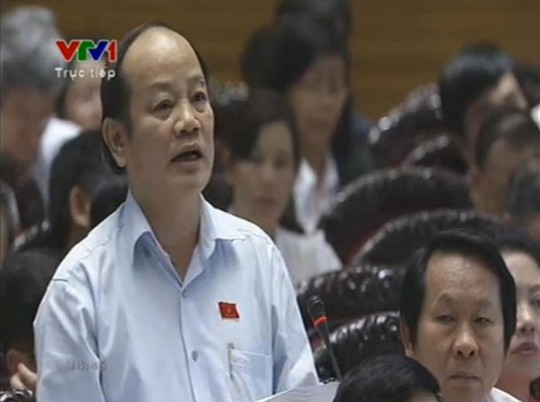 ĐB Huỳnh Nghĩa (Đà Nẵng): Đề nghị Bộ trưởng cho biết Chính phủ có phải đứng ra để trả nợ thay cho 2 tập đoàn Vinashin và Vinalines hay không