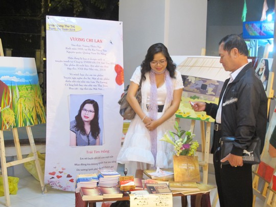 Gian hàng thơ trẻ của nhà thơ Vương Chi Lan