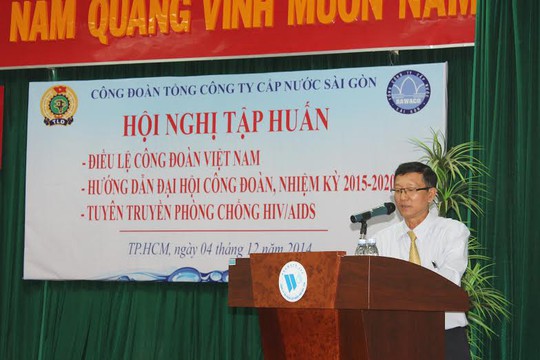 Ông Trần Văn Thành, Chủ tịch Công đoàn Sawaco phát biểu khai mạc lớp tập huấn