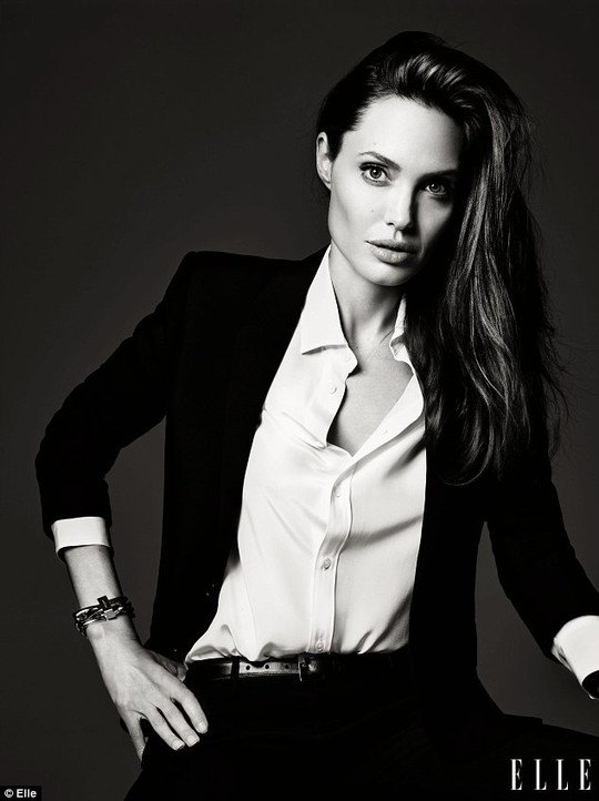 Angelina Jolie trải lòng về Brad và tuổi trẻ nổi loạn