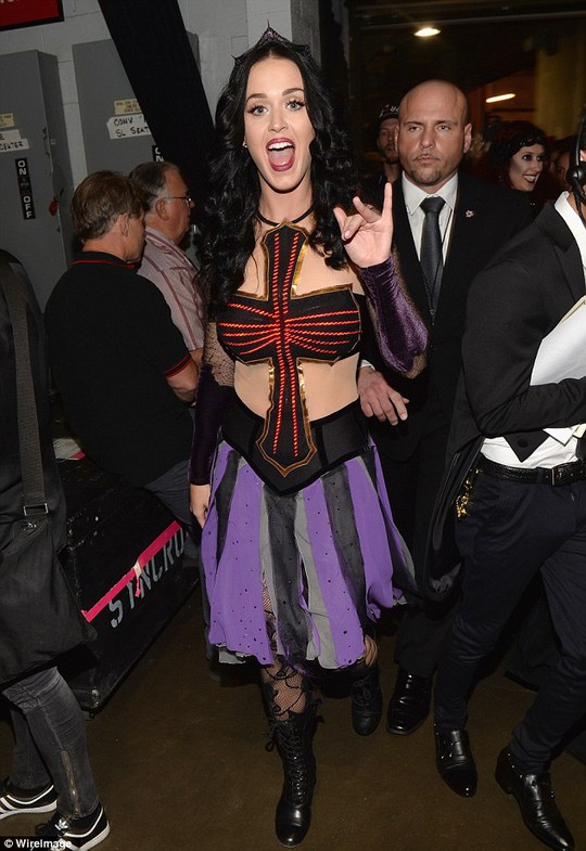 Katy Perry biểu diễn tại Lễ trao Giải Grammy 2014