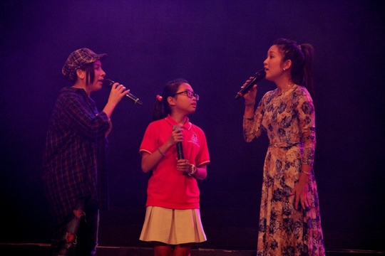 Hai thế hệ ca sĩ dân ca tập hát