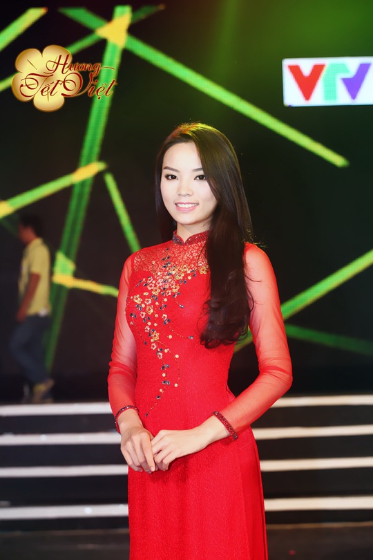 Tân Hoa hậu Việt Nam tham gia "Hương tết Việt"
