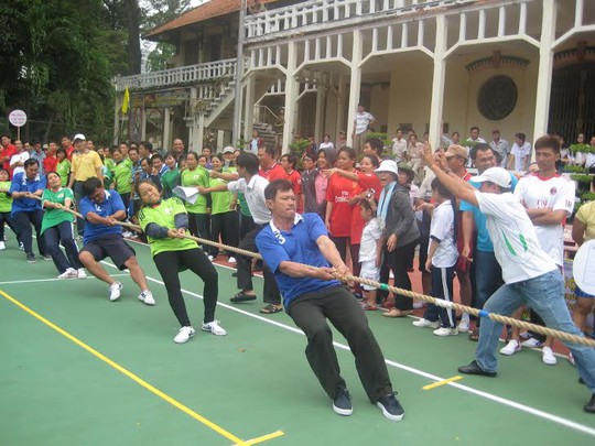 Ngày hội kéo co do Cung Văn hóa Lao động TP HCM tổ chức thu hút đông CNVC-LĐ tham gia