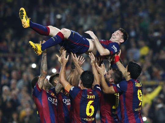 Với một cú đúp từ siêu sao bóng đá Leo Messi, bạn không thể bỏ qua hình ảnh này. Mỗi bàn thắng được thực hiện với sự tinh tế, tốc độ và sự lợi hại của Messi. Hãy cùng xem lại các khoảnh khắc tuyệt vời này!