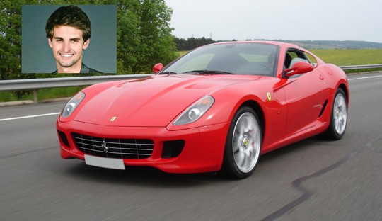 Evan Spiegel - nhà sáng lập kiêm CEO của Snapchat, một ứng dụng chia sẻ hình ảnh, thông tin trên điện thoại - từng trải qua nhiều đời xe sang. Tháng 6 vừa rồi, Spiegel mua một chiếc Ferrari. Dòng siêu xe này hiện có giá khoảng từ 188.000 - 400.000 USD và thậm chí cao hơn.
