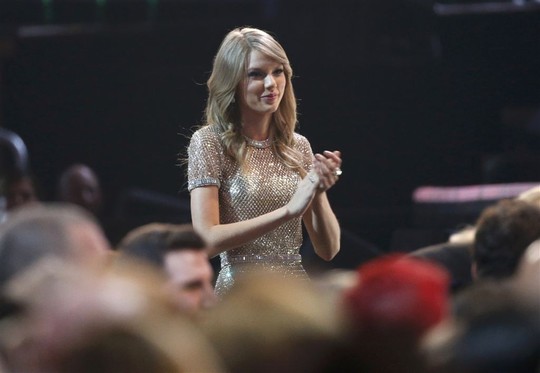Taylor Swift, Katy Perry "trắng tay" tại Giải Grammy 2014
