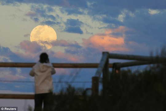 Ngắm siêu mặt trăng ở Úc