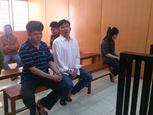 Băng xã hội đen trước Bệnh viện Phạm Ngọc Thạch tại tòa