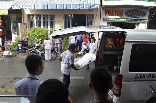 Tử thi được chuyển đến nhà xác