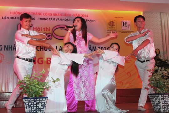 Một tiết mục tại vòng bán kết hội thi karaoke quận Binh Thạnh, TP HCM
ẢNH: NGA HOÀNG
