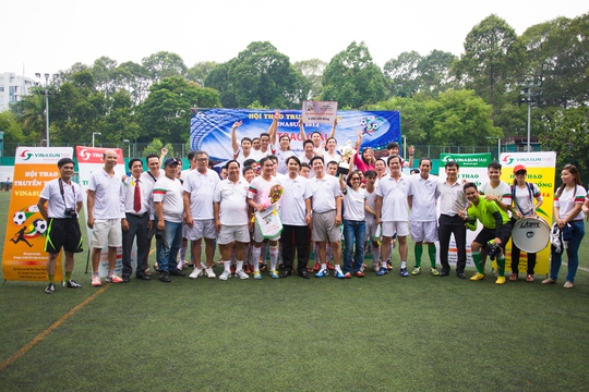 Đội Tổng đài đoạt chức vô địch môn bóng đá hội thao Vinasun 2014