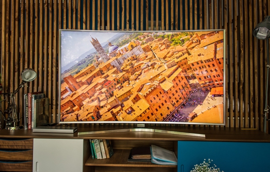 Samsung JS9500: Hơn cả một chiếc TV
