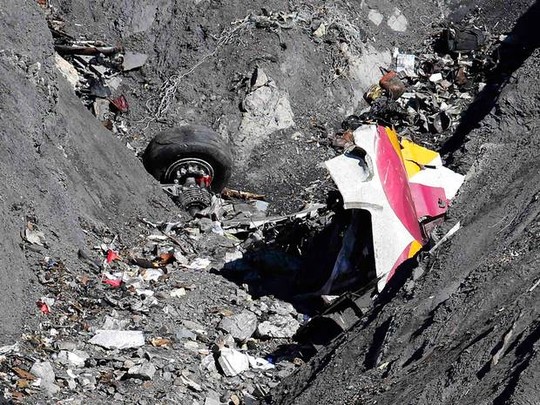Mảnh vỡ của chiếc Germanwings 4U9525. Ảnh: Independent
