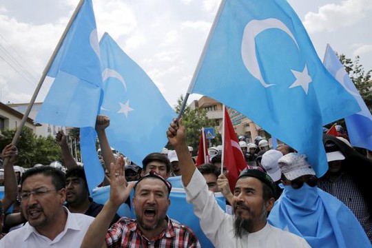 Biểu tình trước Đại sứ quán Thái Lan tại Ankara hôm 9-7. Ảnh: Reuters