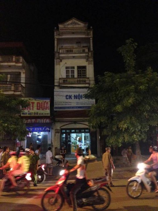 Ngôi nhà nơi nam thanh niên bị rơi xuống Ngôi nhà nơi nam thanh niên bị rơi xuống