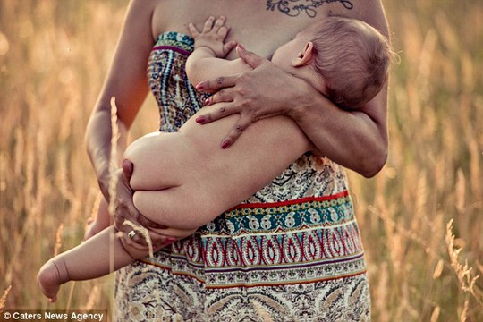 Future: Beginning with these breastfeeding photos, the project will end when the children leave home