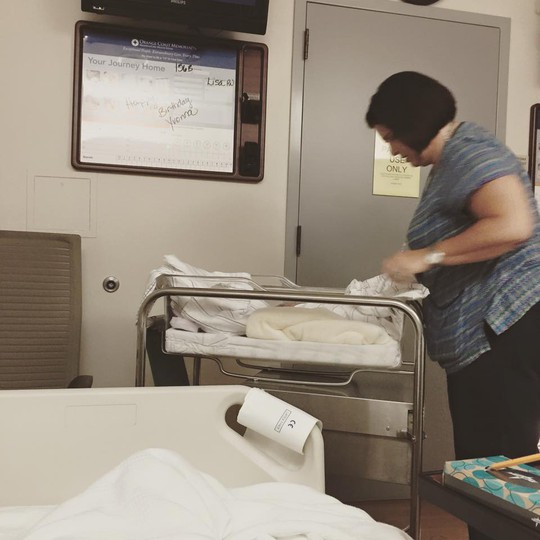 Kim Hiền đã sinh con gái tại một bệnh viện ở Mỹ