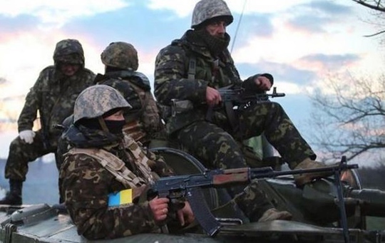 Quân chính phủ Ukraine chiều 4-6 tuyên bố đã ổn định tình hình ở Marinka Ảnh: KORRESPONDENT.NET