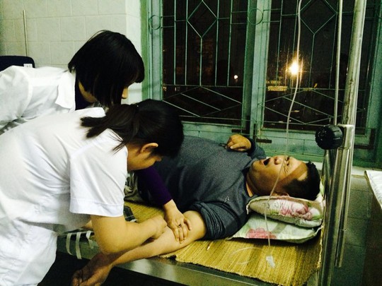 Minh Béo bất ngờ ngất xỉu, phải cấp cứu