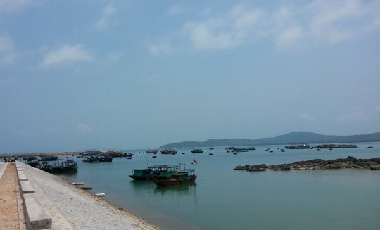 Thuyền của các ngư dân neo đậu trên đảo Cô Tô Thuyền của các ngư dân neo đậu trên đảo Cô Tô