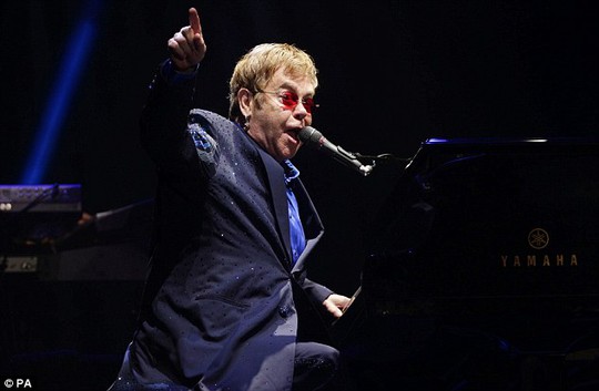 Danh ca Elton John
