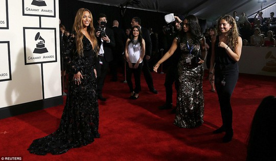 Beyonce duyên dáng trên thảm đỏ