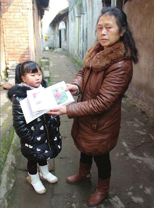 Thiếu nữ 20 mang hình hài bé gái 7 tuổi - Báo Người lao động