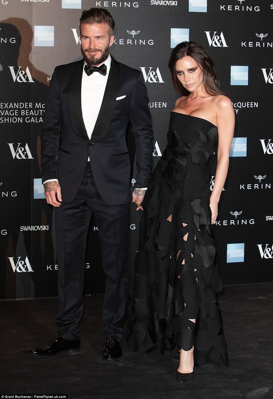 Ảnh hiếm về sô diễn của nhà thiết kế Alexander McQueen