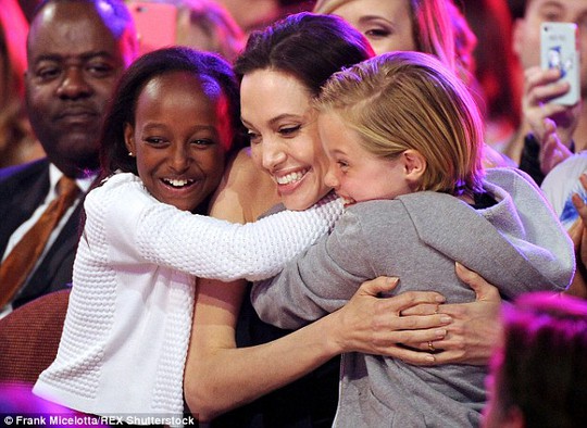 Angelina Jolie và hai con Zahara, Shiloh